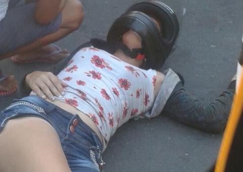 Acidente de moto deixa jovem moça ferida na Avenida Itaúba