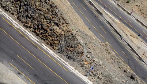 Obras na Serra das Araras interditam pista da Via Dutra