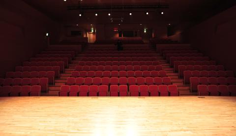 Teatro Guaíra recebe espetáculos neste sábado em Curitiba