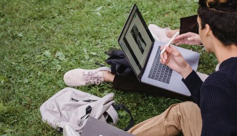 Ufam abre quatro editais de auxílios da assistência estudantil para alunos de graduação