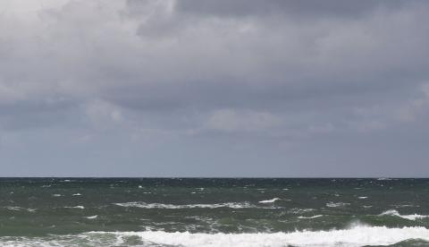 Grande Florianópolis tem aumento gradual da temperatura nesta semana, mas segue com mar agitado e chuva fraca