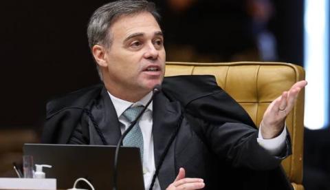 Ministro do STF em cerimônia oficial