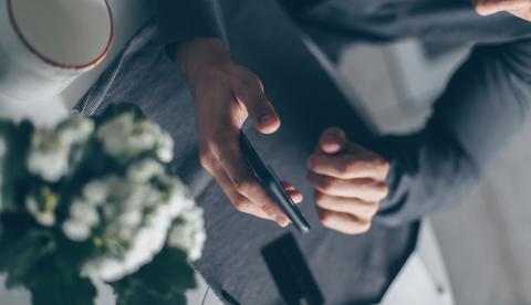 Golpistas têm usado o nome de programas sociais do governo para aplicar fraudes via WhatsApp e Pix