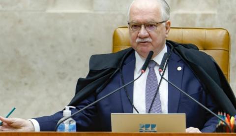 Fachin dá 5 dias para Mendonça e PGR responderem acusações de Moraes