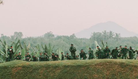 Militares treinam em ambiente de selva durante exercício multinacional no Peru (imagem ilustrativa)
