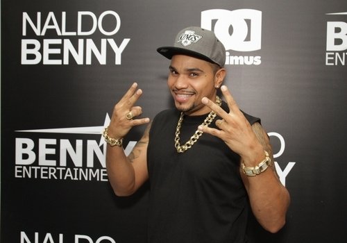 Bandidos roubam R$ 200 mil em joias da casa de Naldo