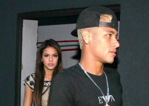  Neymar comemora 21 anos com Bruna Marquezine e famosos