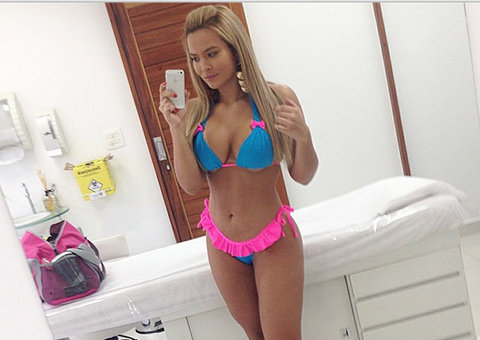 Com 14kg a menos, Geisy Arruda provoca de biquíni