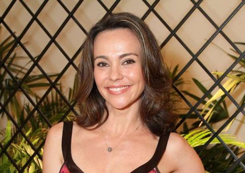 Aos 42, ex-Chiquititas Flávia Monteiro anuncia gravidez