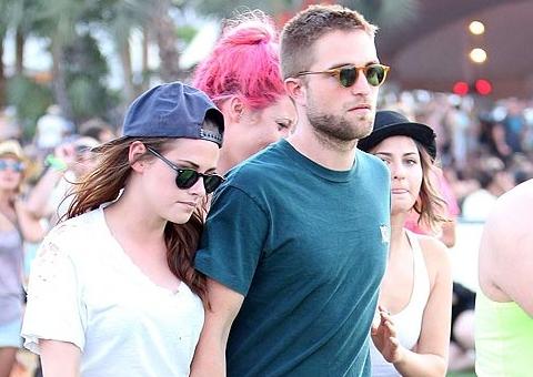 Robert Pattinson e Kristen Stewart vão juntinhos ao Choachella e dão fim a rumores