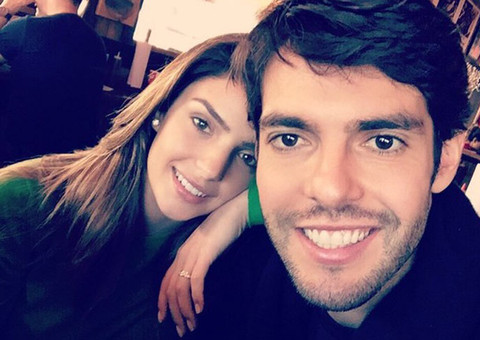 Carol Celico posa coladinha com Kaká nos Estados Unidos