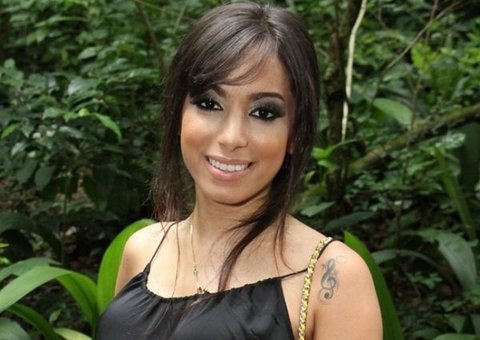 Ex-empresários de Anitta querem que cantora pague R$ 7 milhões de multa