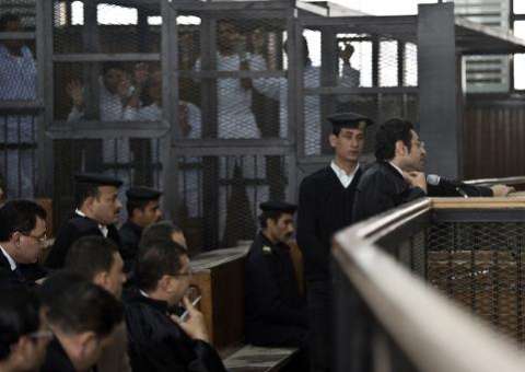 Egito retoma processo contra jornalistas