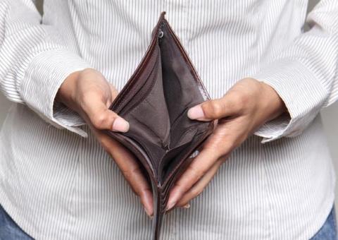 Brasileiro busca agora crédito para pagar dívidas