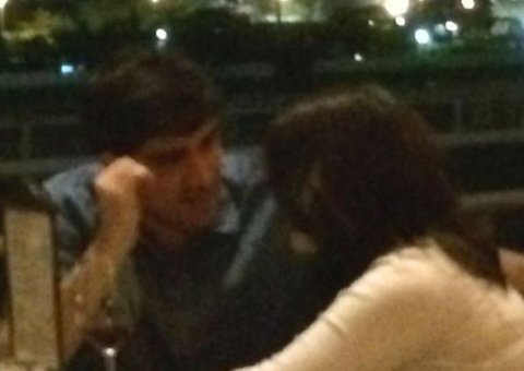  Casado com Calabresa, Marcelo Adnet é flagrado em jantar com morena