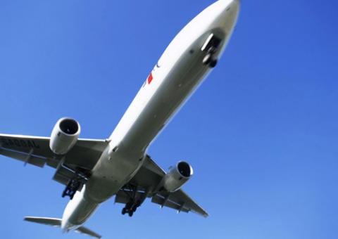 Ministro explica porque as passagens aéreas estão tão caras