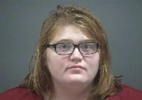 Mãe presa por jogar filho autista de ponte: “estava ouvindo vozes”