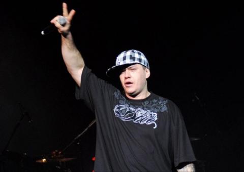 Confira o clipe de "Um Dia a Gente Se Encontra", do Charlie Brown Jr