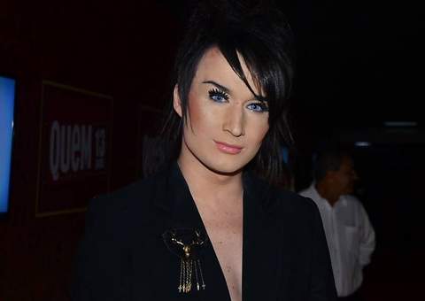 Ex-BBB Serginho gera polêmica ao rebater crítica: "Não falo com índio"