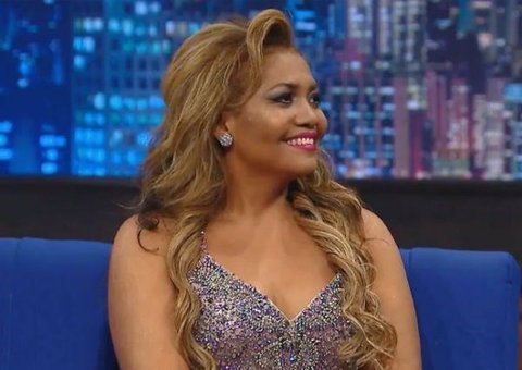 Gaby Amarantos diz que namorado é cineasta inglês: "Ele me chama de onça"