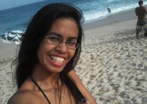 Garota de 18 anos encontrada morta depois de se oferecer para namorar no Facebook