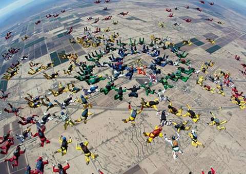 Tentativa de quebra de recorde acaba em morte de um paraquedista