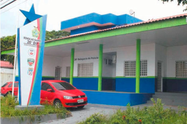 Adolescente é violentada por três homens em Manaus