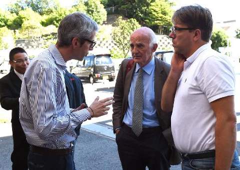 Cirurgião que operou Ronaldo chega ao Japão para dar suporte a Bianchi