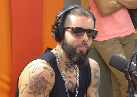 Para cantor, a queda do avião na Ucrânia contribuiu para o controle populacional