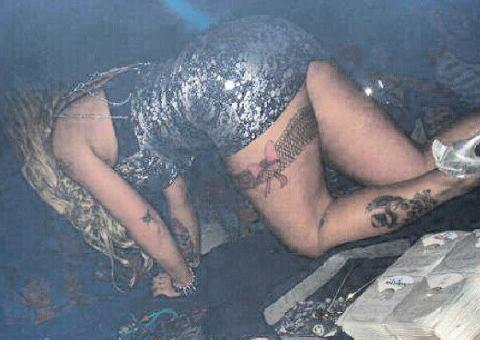 Sabrina Boing Boing de quatro na mesa de som