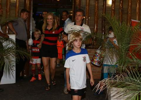 Angélica e Luciano Huck reúnem famosos em aniversário do filho Benício