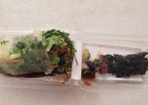 Mulher encontra rato morto em lanche de supermercado