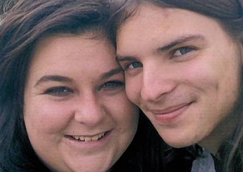 Bêbada incendeia casa e mata casal e 3 crianças 