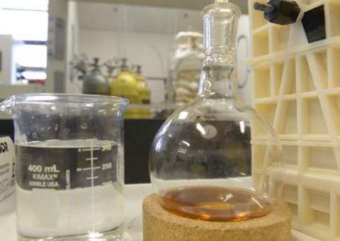 Transformar água do mar em querosene: grande aposta da Marinha dos EUA