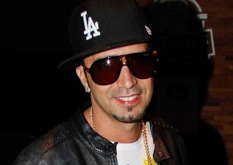 "Enquanto o macaco tem vida de luxo, o filho é atendido na UPA", diz ex-affair de Latino