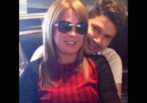 Zilu presenteia ex-namorado com estúdio de gravação