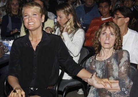 Xuxa fala sobre o estado de saúde da mãe: "Ela não está bem"