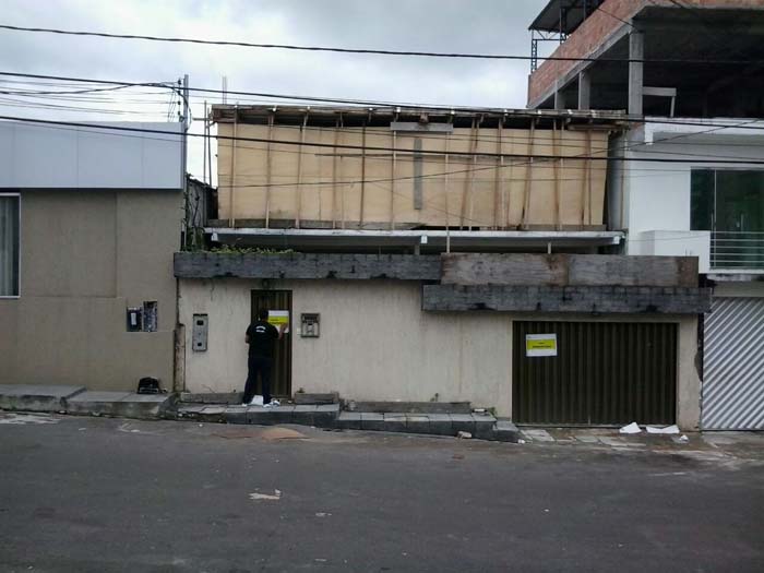 Implurb multa e embargadas obras sem licença no Vieiralves