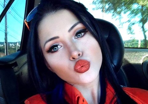 Miss Bumbum sósia de Megan Fox quer ser dublê da atriz em cenas sensuais