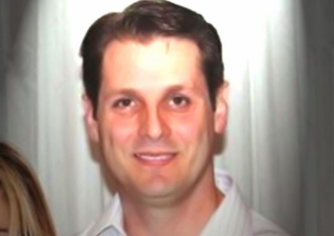 Médico que atacava cubanos é preso por só bater ponto