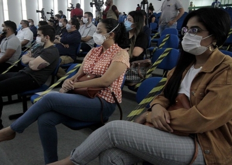 108 médicos enviados pelo governo federal desembarcam em Manaus