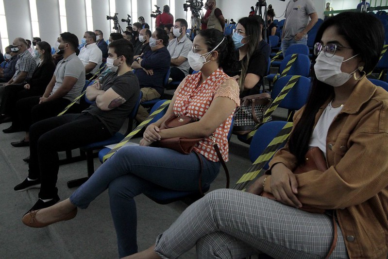 108 médicos enviados pelo governo federal desembarcam em Manaus