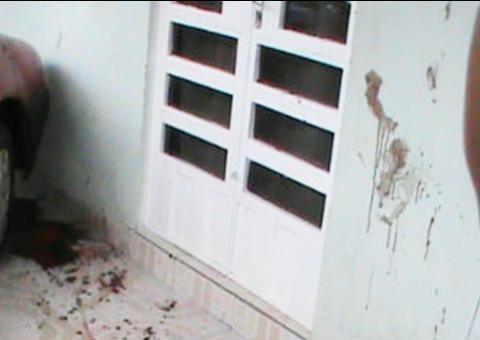 Professora é morta pelo marido na frente dos alunos 