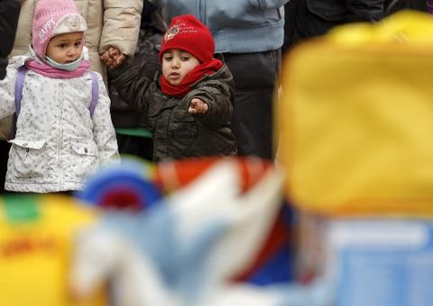Ladrões devolvem pacotes ao descobrir que eram presentes para órfãos