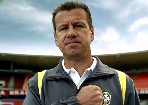 Famosos criticam escolha de Dunga como técnico da seleção