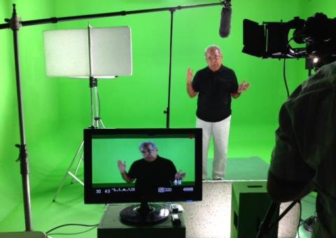 Amazonino Mendes grava programa do PDT e pensa no Senado