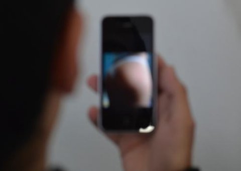 Homem cria grupo no WhatsApp para compartilhar fotos íntimas da ex 