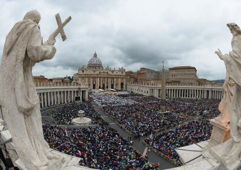 Vaticano se prepara para julgar ex-núncio por pedofilia