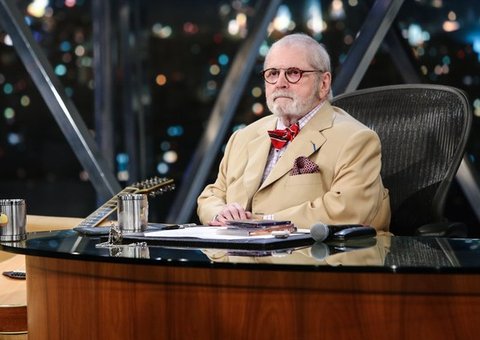 Internado, Jô Soares precisa de ajuda para respirar