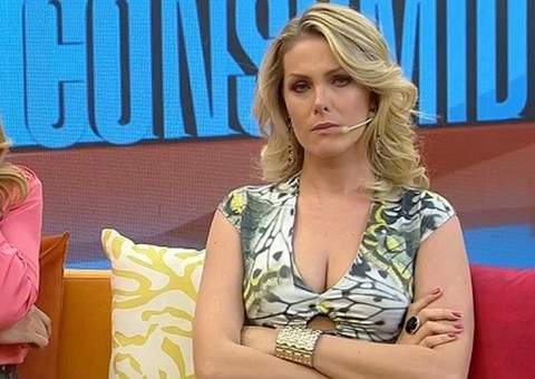  Reveja: Ana Hickmann chora ao vivo ao ser acusada de ligação política